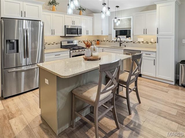 336 Falcon View Drive, Washington, MO 63090