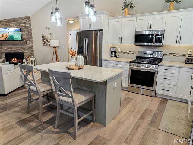 336 Falcon View Drive, Washington, MO 63090