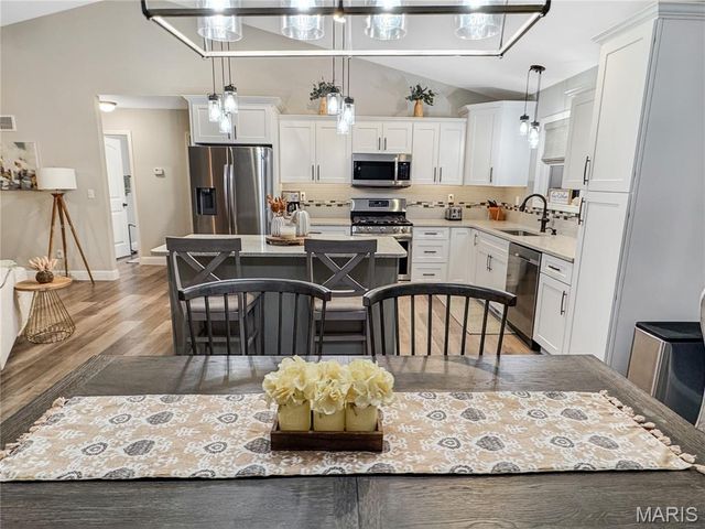 336 Falcon View Drive, Washington, MO 63090