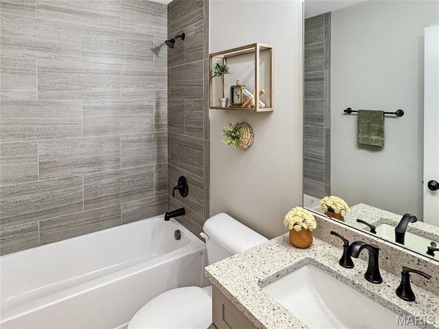 336 Falcon View Drive, Washington, MO 63090