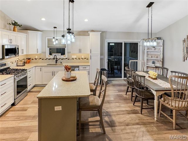 336 Falcon View Drive, Washington, MO 63090