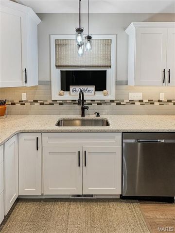 336 Falcon View Drive, Washington, MO 63090