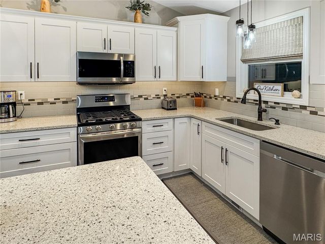 336 Falcon View Drive, Washington, MO 63090