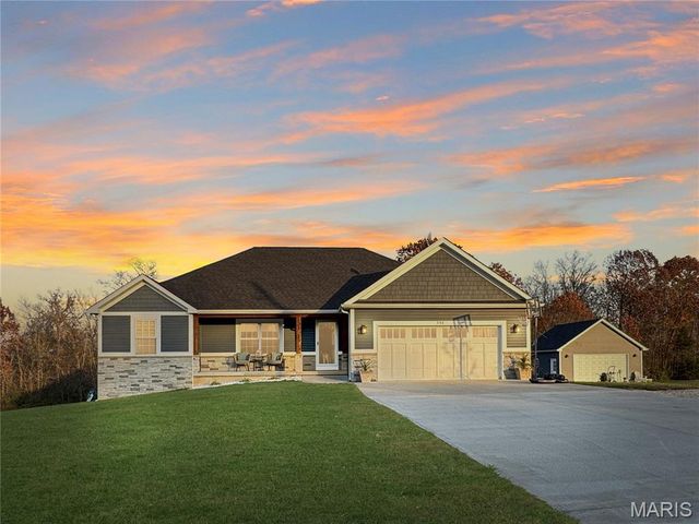 336 Falcon View Drive, Washington, MO 63090