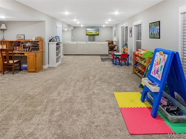 336 Falcon View Drive, Washington, MO 63090