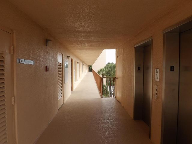 14527 Bonaire Boulevard 408, Delray Beach, FL 33446