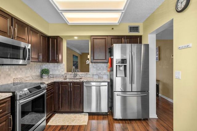 14527 Bonaire Boulevard 408, Delray Beach, FL 33446