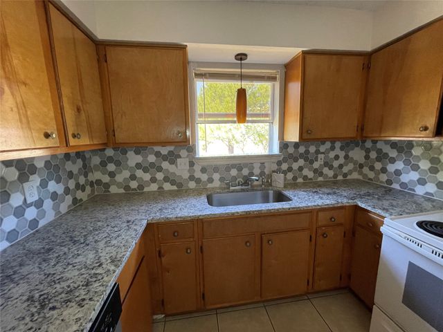 1005 Weiss Avenue, Princeton, TX 75407