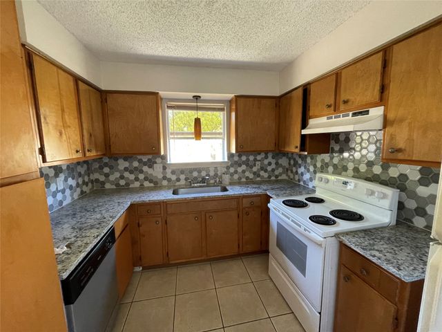 1005 Weiss Avenue, Princeton, TX 75407