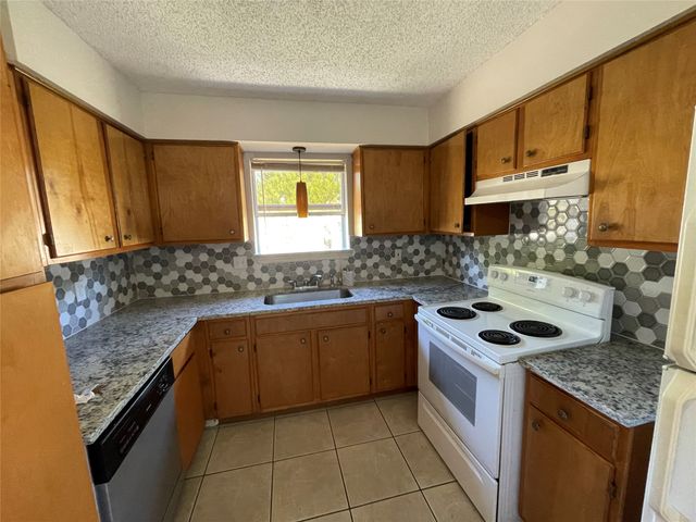 1005 Weiss Avenue, Princeton, TX 75407
