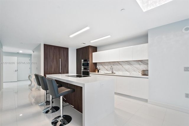 851 NE 1st Ave 3111, Miami, FL 33132
