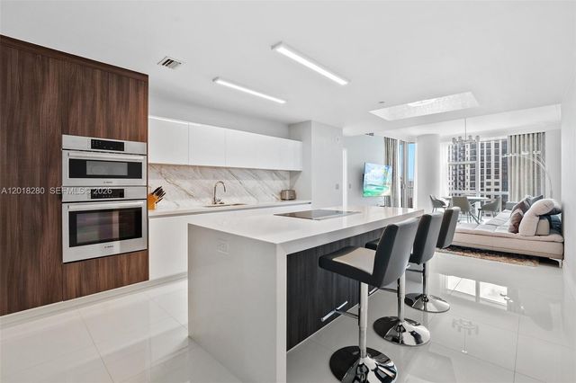 851 NE 1st Ave 3111, Miami, FL 33132