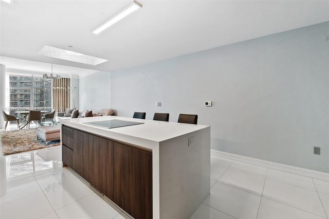 851 NE 1st Ave 3111, Miami, FL 33132