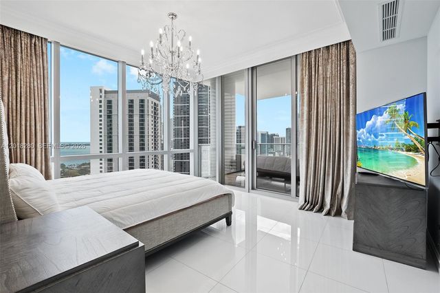 851 NE 1st Ave 3111, Miami, FL 33132
