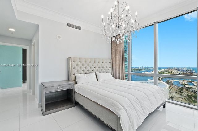 851 NE 1st Ave 3111, Miami, FL 33132