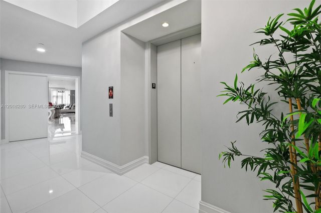 851 NE 1st Ave 3111, Miami, FL 33132