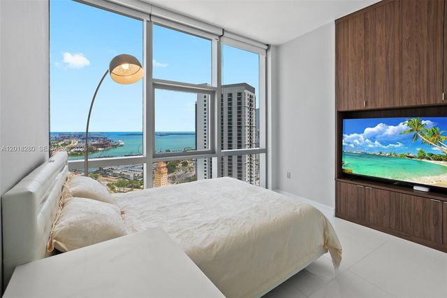 851 NE 1st Ave 3111, Miami, FL 33132