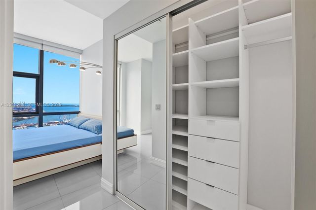 851 NE 1st Ave 3111, Miami, FL 33132