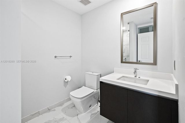 851 NE 1st Ave 3111, Miami, FL 33132