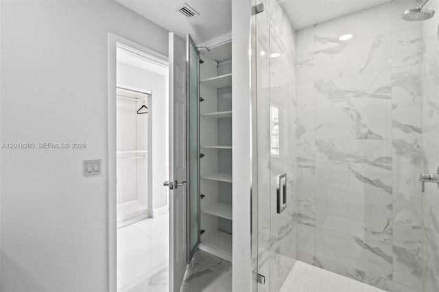 851 NE 1st Ave 3111, Miami, FL 33132