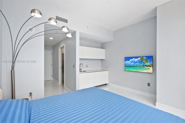 851 NE 1st Ave 3111, Miami, FL 33132