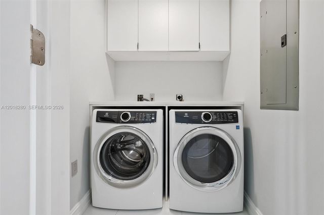 851 NE 1st Ave 3111, Miami, FL 33132