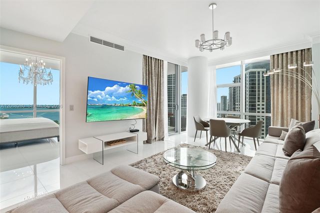 851 NE 1st Ave 3111, Miami, FL 33132
