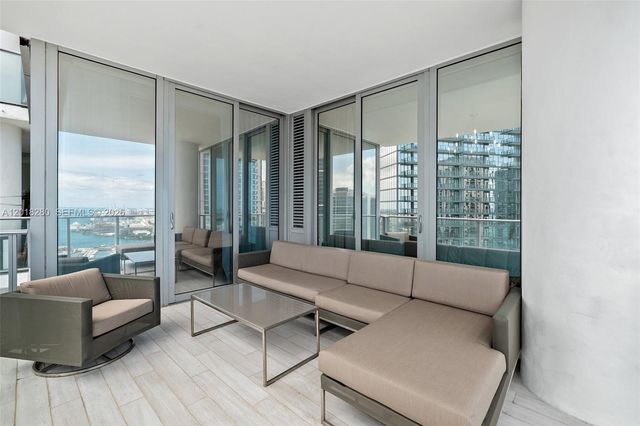 851 NE 1st Ave 3111, Miami, FL 33132