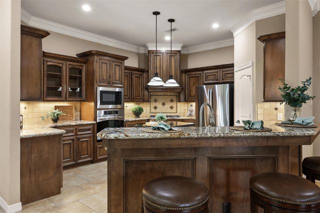 2214 W Lonesome Dove Drive, Deer Park, TX 77536