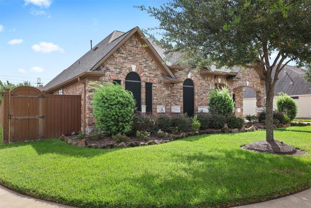 2214 W Lonesome Dove Drive, Deer Park, TX 77536