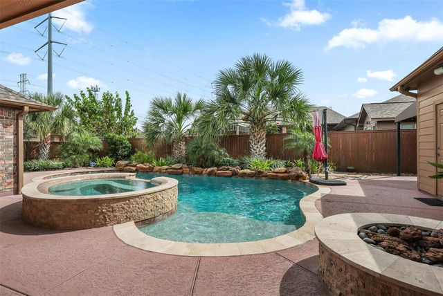 2214 W Lonesome Dove Drive, Deer Park, TX 77536