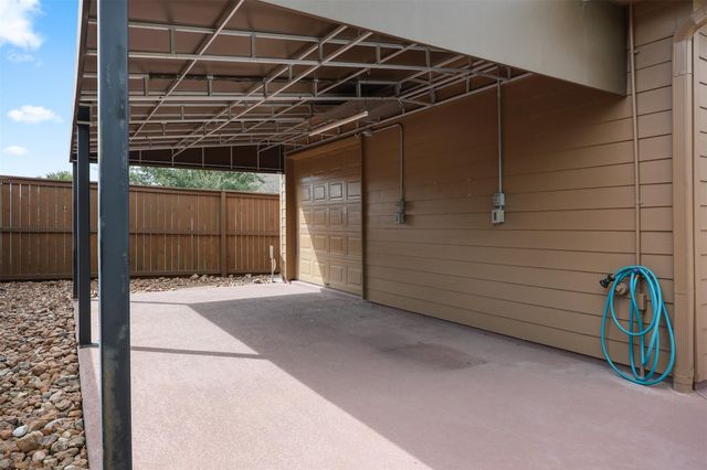 2214 W Lonesome Dove Drive, Deer Park, TX 77536
