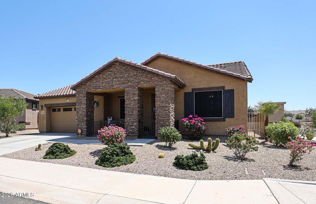 17947 W FAIRVIEW Street, Goodyear, AZ 85338 — photo 2