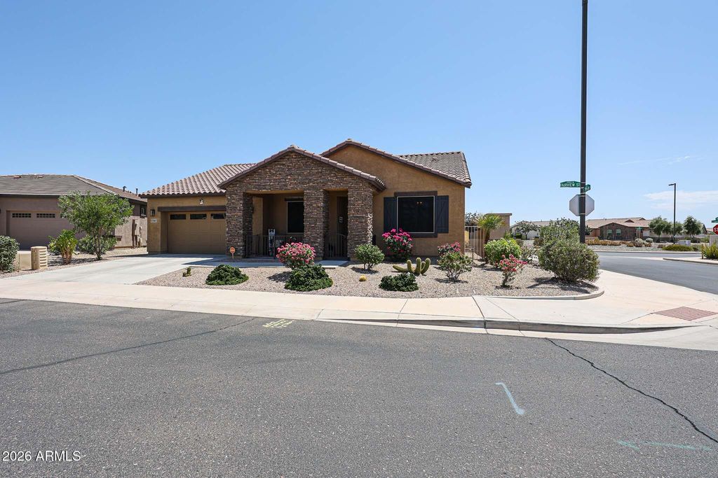 17947 W FAIRVIEW Street, Goodyear, AZ 85338 — photo 5