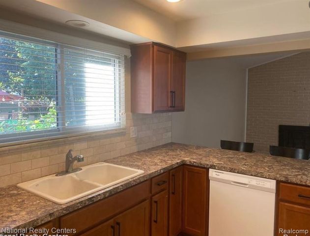 13347 Montego Drive, Sterling Heights, MI 48312