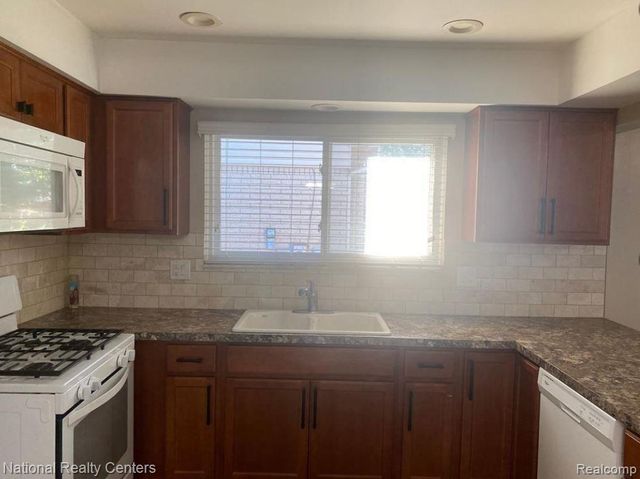 13347 Montego Drive, Sterling Heights, MI 48312