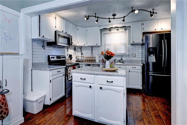 12 Gillis RD, Portsmouth, VA 23702