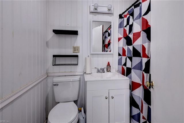 12 Gillis RD, Portsmouth, VA 23702