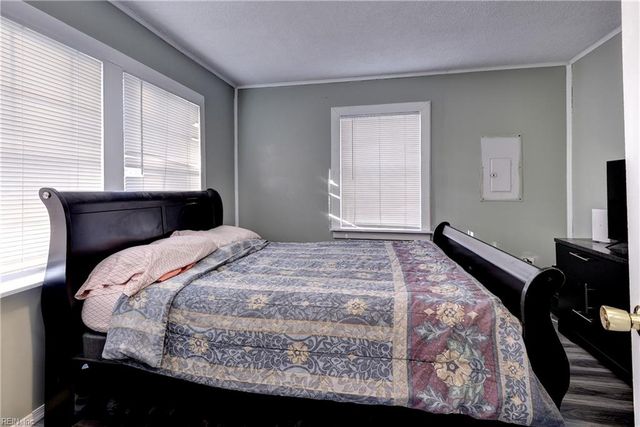 12 Gillis RD, Portsmouth, VA 23702