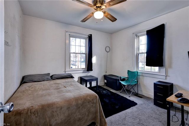 12 Gillis RD, Portsmouth, VA 23702