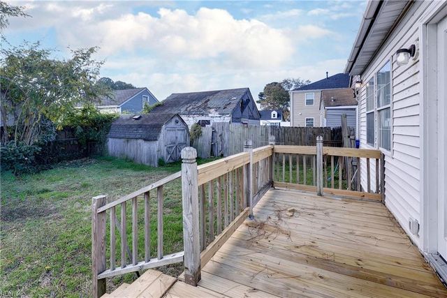 12 Gillis RD, Portsmouth, VA 23702