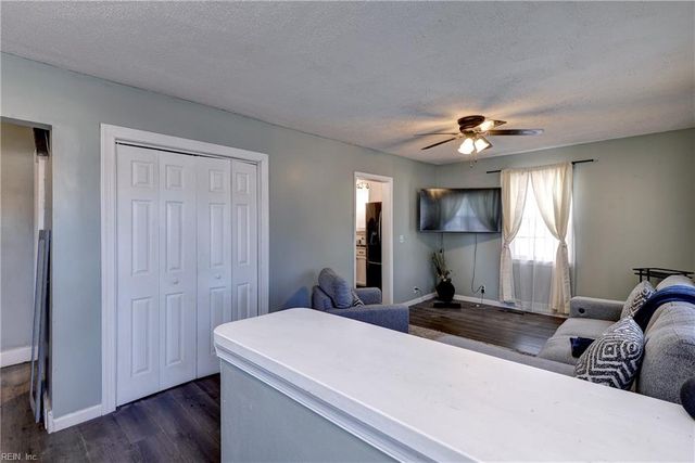 12 Gillis RD, Portsmouth, VA 23702