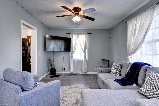 12 Gillis RD, Portsmouth, VA 23702