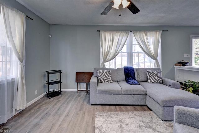 12 Gillis RD, Portsmouth, VA 23702