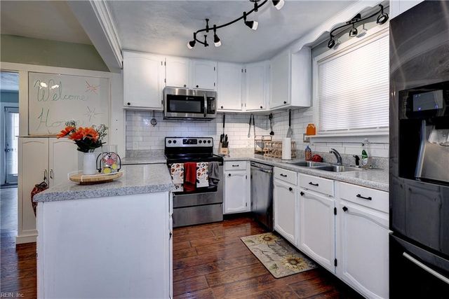 12 Gillis RD, Portsmouth, VA 23702