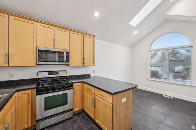 3884 W CORAL DUNE DR, South Jordan, UT 84009