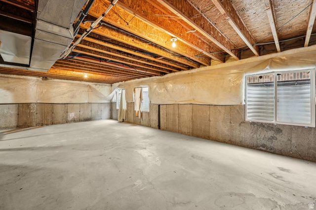 3884 W CORAL DUNE DR, South Jordan, UT 84009