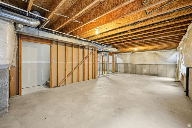 3884 W CORAL DUNE DR, South Jordan, UT 84009