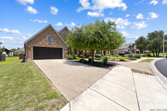 420 MISSION HILL RUN, New Braunfels, TX 78132