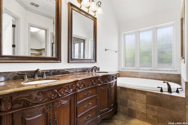420 MISSION HILL RUN, New Braunfels, TX 78132